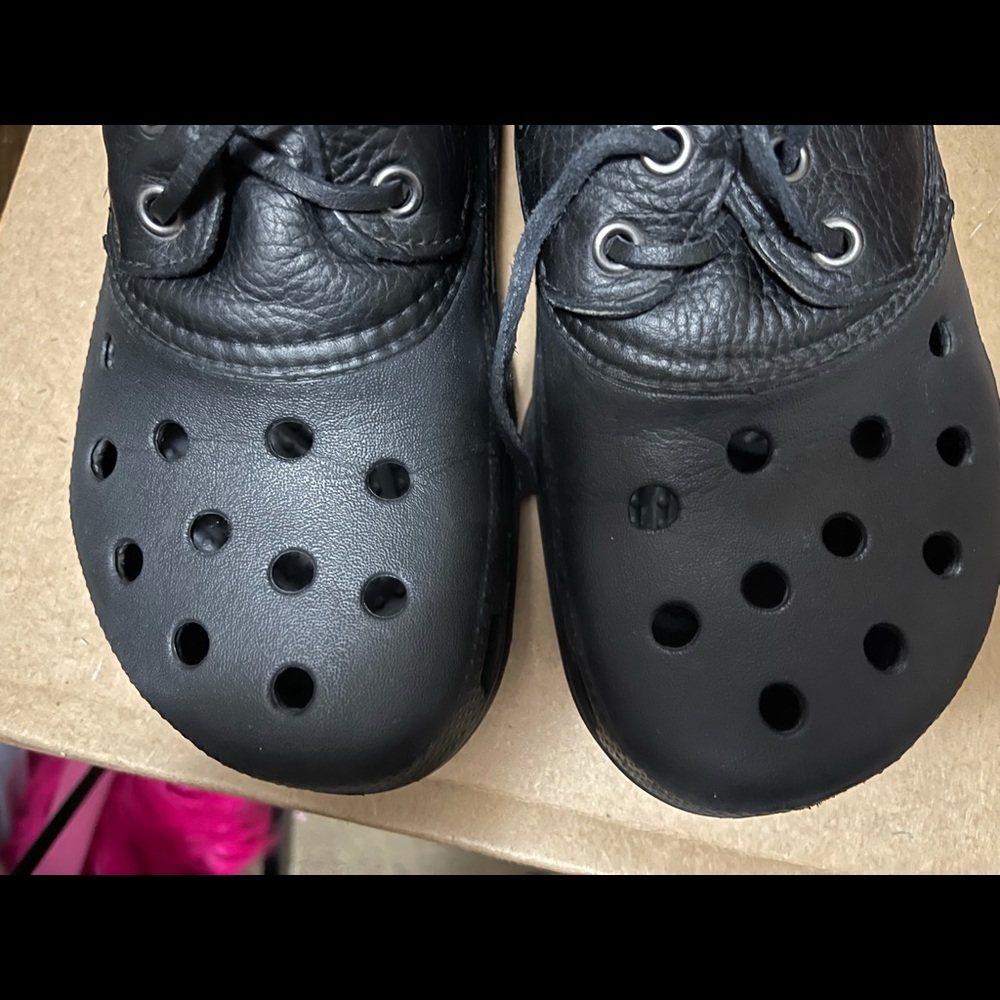 Crocs - Picture 2 of 9